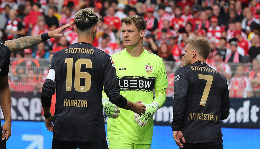 Alexander Nübel: Beim 0:1 chancenlos. Sieht beim 0:2 nicht gut aus. Zwar kam da ein wuchtiger Ball aus zehn, elf Metern, aber eben auch mittig und eigentlich genau auf Nübel. Sonst hatte Nübel kaum was zu tun. Note: 4