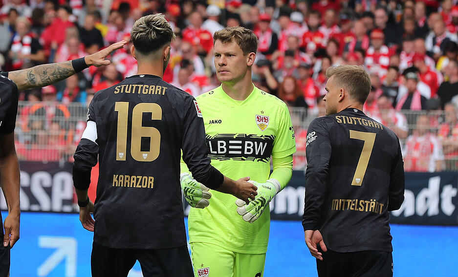Alexander Nübel: Beim 0:1 chancenlos. Sieht beim 0:2 nicht gut aus. Zwar kam da ein wuchtiger Ball aus zehn, elf Metern, aber eben auch mittig und eigentlich genau auf Nübel. Sonst hatte Nübel kaum was zu tun. Note: 4