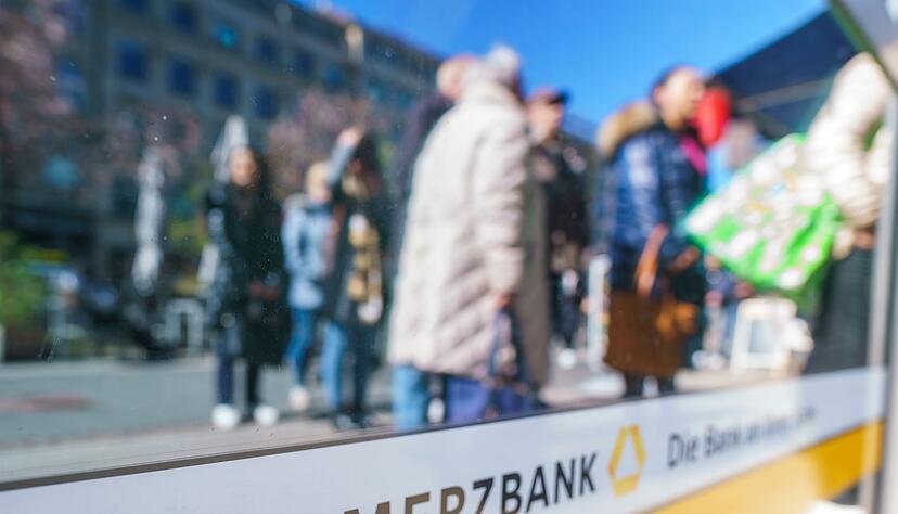 Beratung in Filialen soll besser werden (Archivbild) Beratung in Filialen soll besser werden (Archivbild)