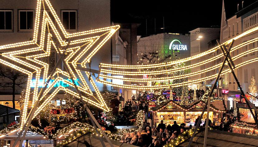 Kauflust in der Vorweihnachtszeit: Die Umsätze in den Läden der Innenstadt waren beim Nightshopping größtenteils gut. Kauflust in der Vorweihnachtszeit: Die Umsätze in den Läden der Innenstadt waren beim Nightshopping größtenteils gut.