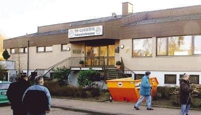Ein Blick auf das Sportzentrum mit Gaststätte des TSV Weinsberg, das in den 70er Jahren und in einem zweiten Abschnitt Ende der 80er Jahre gebaut wurde. Im April will der neue Pächter das Lokal nach dem Umbau wieder eröffnen.Foto: Dittmar Dirks