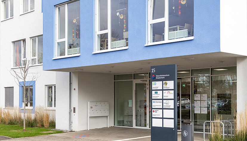 Seit Dezember 2025 ist die Bereitschaftspraxis im Brackenheimer Gesundheitszentrum geschlossen. Patientinnen und Patienten können in Notfällen etwa die Praxis am Heilbronner Gesundbrunnen aufsuchen. Seit Dezember 2025 ist die Bereitschaftspraxis im Brackenheimer Gesundheitszentrum geschlossen. Patientinnen und Patienten können in Notfällen etwa die Praxis am Heilbronner Gesundbrunnen aufsuchen.