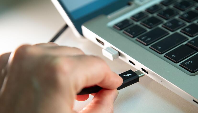 Notebook über USB laden? - Was früher undenkbar war, wird jetzt zum Standard. Notebook über USB laden? - Was früher undenkbar war, wird jetzt zum Standard.