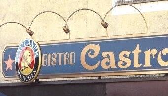 Bistro Castro ist ein Familienunternehmen. Der Gedanke liegt nahe: Seine Besitzer stehen auf Kuba. „Wir lieben das Land und die Leute“, schwärmt Talip Özsoy.Fotos: Andreas Veigel, Ulrike Kugler, Christine Beuchel Bistro Castro ist ein Familienunternehmen. Der Gedanke liegt nahe: Seine Besitzer stehen auf Kuba. „Wir lieben das Land und die Leute“, schwärmt Talip Özsoy.Fotos: Andreas Veigel, Ulrike Kugler, Christine Beuchel