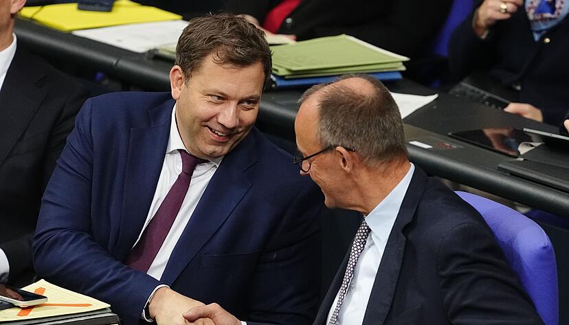 Die Diskussion um die Rente sorgte für Spannungen zwischen Union und SPD - jetzt ist das Rentenpaket durch den Bundestag. Die Diskussion um die Rente sorgte für Spannungen zwischen Union und SPD - jetzt ist das Rentenpaket durch den Bundestag.