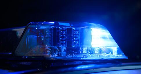 Bei einem Verkehrsunfall auf einer Kreuzung bei Sinsheim wurden drei Menschen verletzt. (Symbolbild)