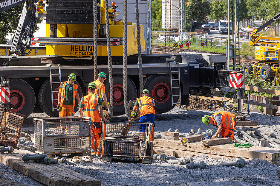 Der Baufortschritt an der künftigen Unterführung ist bereits deutlich sichtbar. Der Baufortschritt an der künftigen Unterführung ist bereits deutlich sichtbar.