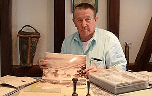 Helmut Müller hat ein umfangreiches Archiv an Postkarten und Fotografien seiner Heimatstadt Krautheim zusammengetragen.
Foto: Nadine Nowara