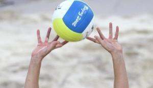 Nicole Branagh aus den USA pritscht den Ball. Nicole Branagh aus den USA pritscht den Ball.