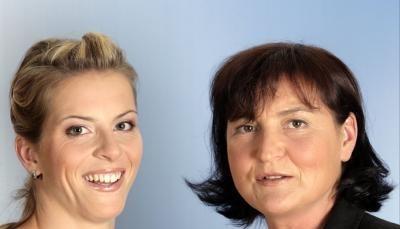 Birgit Fischer (r) und ihre Nichte Fanny Fischer (l) posieren für die Kamera. Birgit Fischer (r) und ihre Nichte Fanny Fischer (l) posieren für die Kamera.