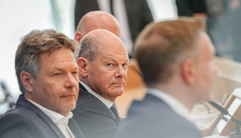 Die Ampel-Koalition ist im Streit zerbrochen, die Deutschen müssen neu wählen. Damit beginnen die Probleme erst. Die Ampel-Koalition ist im Streit zerbrochen, die Deutschen müssen neu wählen. Damit beginnen die Probleme erst.