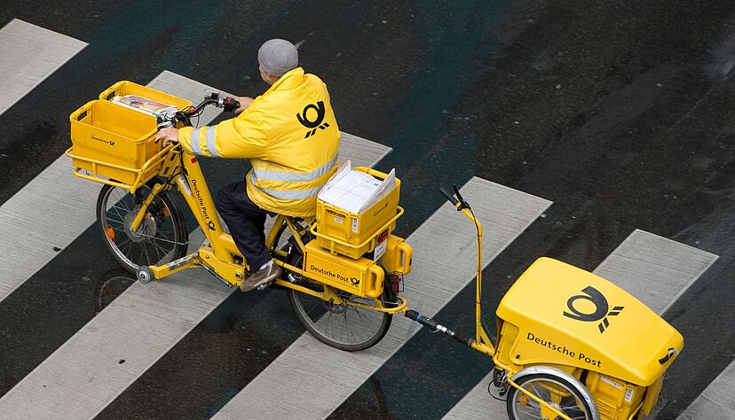 Nach der zweite Verhandlungsrunde wird bei der Deutschen Post für einen Tag lang gestreikt. (Archivbild) Nach der zweite Verhandlungsrunde wird bei der Deutschen Post für einen Tag lang gestreikt. (Archivbild)