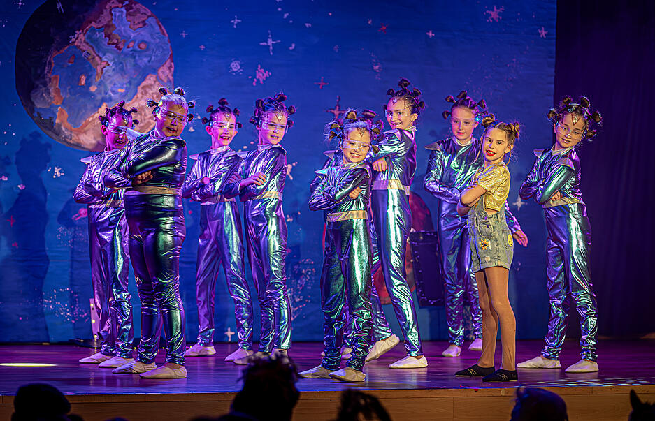 Bunt, lustig und spektakul&auml;r feierte die Wimpfener Faschingsgesellschaft am Samstag ihre erste von sieben Prunksitzungen.