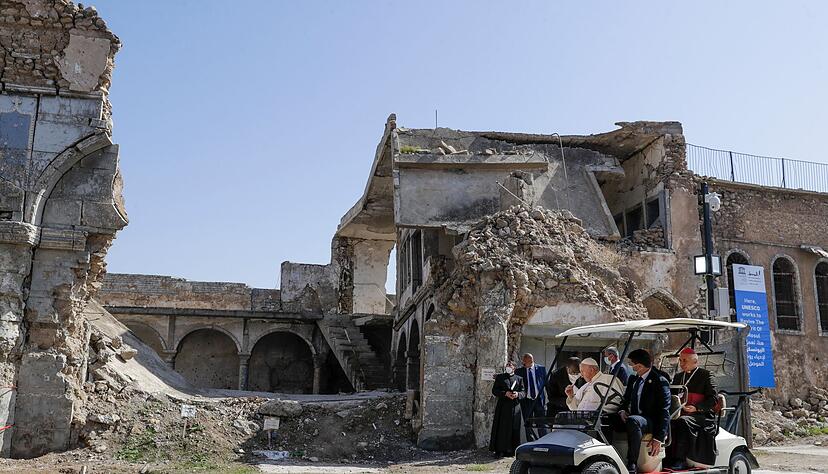 Papst Franziskus geriet im Irak nach eigenen Angaben ins Visier von zwei Attentätern. (Archivbild) Papst Franziskus geriet im Irak nach eigenen Angaben ins Visier von zwei Attentätern. (Archivbild)