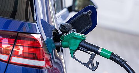 Tanken ist gerade ein teures Vergn&uuml;gen. Nun verlost auch Lidl Gutscheine.