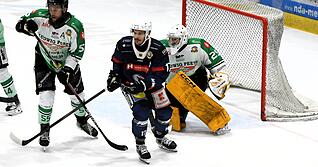 Robin Just (Mitte) freut sich auf das Derby, zumal er es zum ersten Mal aufseiten der Heilbronner Falken erlebt. Robin Just (Mitte) freut sich auf das Derby, zumal er es zum ersten Mal aufseiten der Heilbronner Falken erlebt.