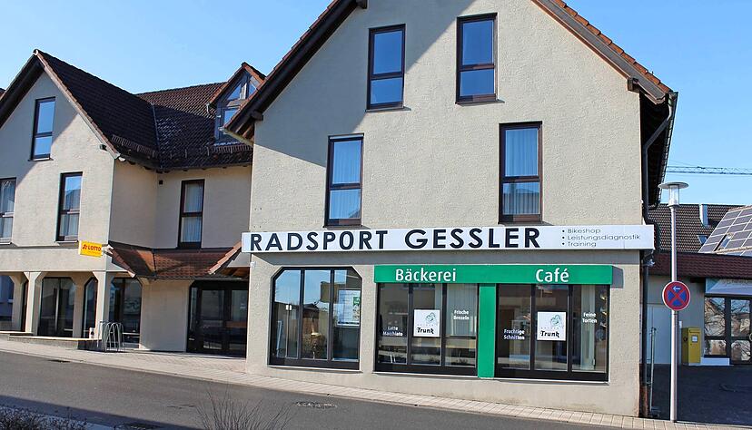 Die Türen sind geschlossen: Bäcker Trunk hat die Filiale in der Öhringer Straße in Neuhütten geschlossen.
Foto: Archiv/Friedrich Die Türen sind geschlossen: Bäcker Trunk hat die Filiale in der Öhringer Straße in Neuhütten geschlossen.
Foto: Archiv/Friedrich