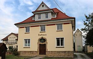 Heute Zentrum des Dorflebens: Die Feßbacher haben das alte Rathaus in liebevoller Arbeit restauriert. 2019 feierte der Teilort das 700-Jahr-Jubiläum.
Fotos: Christian Nick Heute Zentrum des Dorflebens: Die Feßbacher haben das alte Rathaus in liebevoller Arbeit restauriert. 2019 feierte der Teilort das 700-Jahr-Jubiläum.
Fotos: Christian Nick