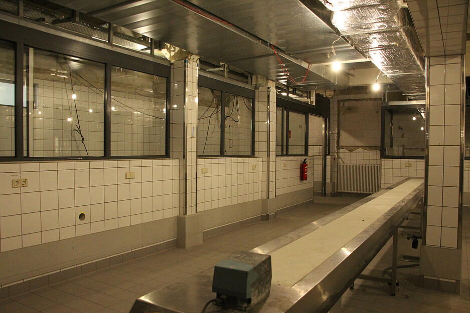 Bei einer Führung durch das ehemalige Krankenhaus in Künzelsau erhalten Bürger Einblick in das verlassene Gebäude. Bei einer Führung durch das ehemalige Krankenhaus in Künzelsau erhalten Bürger Einblick in das verlassene Gebäude.