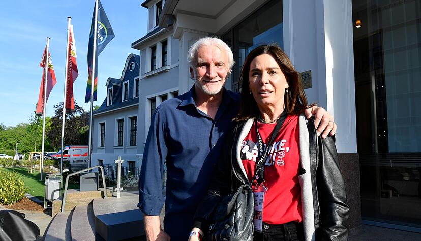 Rudi Völler und seine Frau Sabrina.