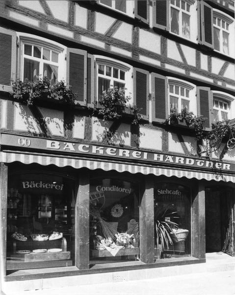 Das Fachwerkhaus mit seiner Bäckereifiliale ist ein bauliches Kleinod in der Neckarsulmer Marktstraße. Das Fachwerkhaus mit seiner Bäckereifiliale ist ein bauliches Kleinod in der Neckarsulmer Marktstraße.