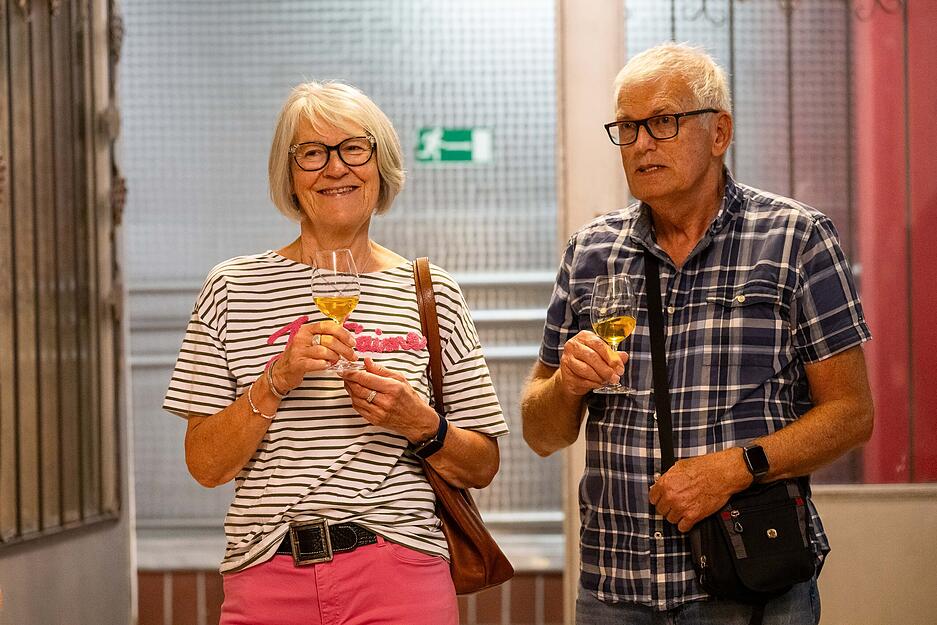 Beim Stimme-Lesersommer erhielten die Teilnehmer exklusive Einblicke hinter die Kulissen des Open-Air-Kinos. Beim Stimme-Lesersommer erhielten die Teilnehmer exklusive Einblicke hinter die Kulissen des Open-Air-Kinos.