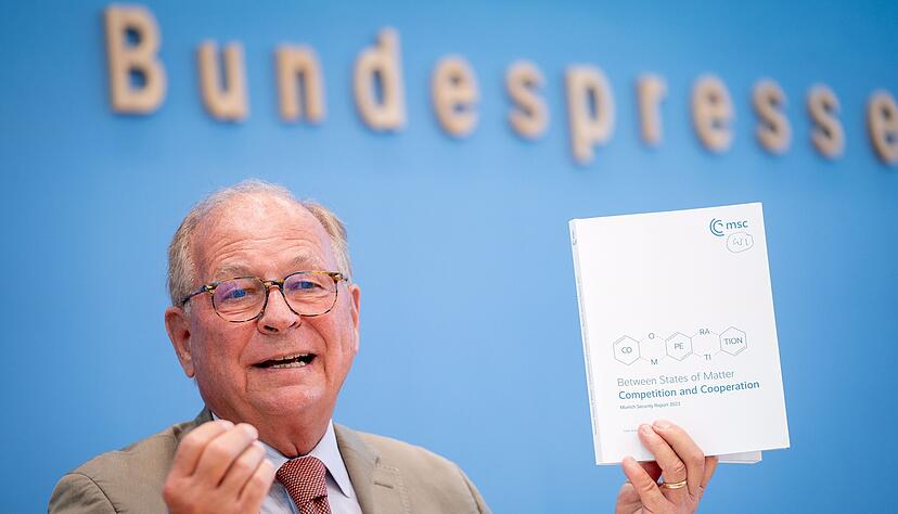 Wolfgang Ischinger, Vorsitzender der Münchner Sicherheitskonferenz, stellt den Munich Security Report 2021 in der Bundespressekonferenz vor. Foto: dpa 