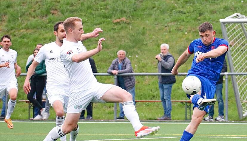 Gegen Essingen gelang dem FSV Hollenbach mit Hannes Scherer ein Heimsieg. An diese Leistung will der FSV nun gegen Backnang anknüpfen.
Foto: Marc Schmerbeck Gegen Essingen gelang dem FSV Hollenbach mit Hannes Scherer ein Heimsieg. An diese Leistung will der FSV nun gegen Backnang anknüpfen.
Foto: Marc Schmerbeck