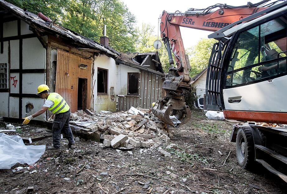 Abbruch der Heilbronner Waldschänke hat begonnen Abbruch der Heilbronner Waldschänke hat begonnen