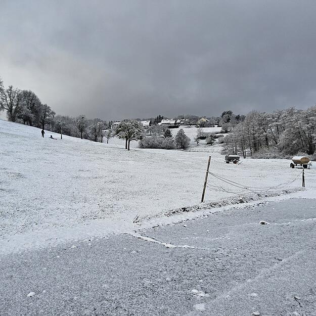 Rund um Wüstenrot zeigt sich die Landschaft verschneit.