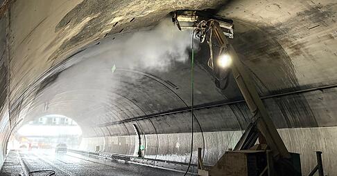 Nach dem Brand im Engelbergtunnel am 3. M&auml;rz ist in der Westr&ouml;hre die Sanierung der Betondecke notwendig.