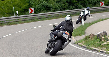 Die B39 in den Löwensteiner Bergen ist bei Motorradfahrern beliebt und an schönen Tagen stark frequentiert. Bisherige Versuche, den Lärm einzudämmen, scheiterten. Foto: Archiv/HSt
