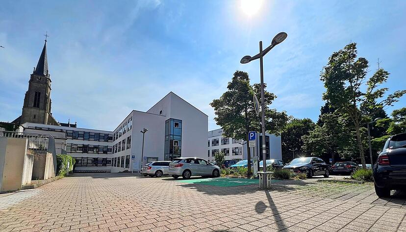 Bei der Einbringung des Haushalts 2025 nehmen der Bad Rappenauer OB Sebastian Frei und K&auml;mmerin Tanja Schulz Land und Bund in die Pflicht.
Foto: Archiv/Plapp-Schirmer