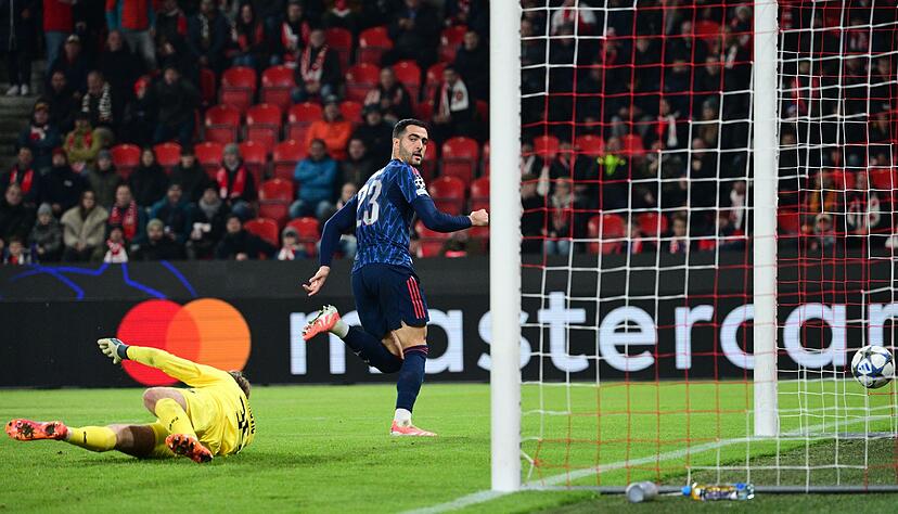 Mikel Merino trifft beim souveränen Auswärtssieg des FC Arsenal doppelt. Mikel Merino trifft beim souveränen Auswärtssieg des FC Arsenal doppelt.