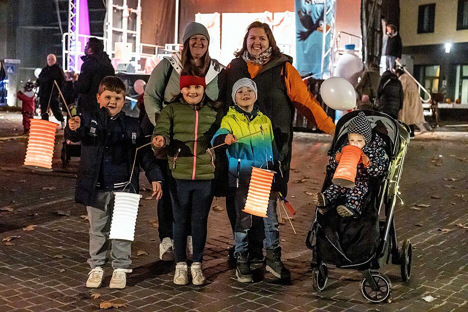 Laternen erleuchten am Donnerstag die Straßen in Heilbronn beim Event Lichtermeer. Laternen erleuchten am Donnerstag die Straßen in Heilbronn beim Event Lichtermeer.