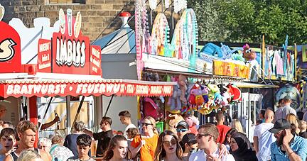 Bei idealen Temperaturen vergnügten sich am Freitagabend gleich zum Auftakt Tausende Besucher auf dem Heilbronner Volksfest. Bei idealen Temperaturen vergnügten sich am Freitagabend gleich zum Auftakt Tausende Besucher auf dem Heilbronner Volksfest.