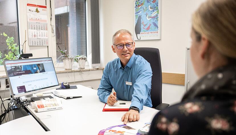 Ohne Empathie geht es nicht: Wer Menschen rund um ihre berufliche Zukunft ber&auml;t, muss sich gut auf sie und ihre W&uuml;nsche einstellen k&ouml;nnen.