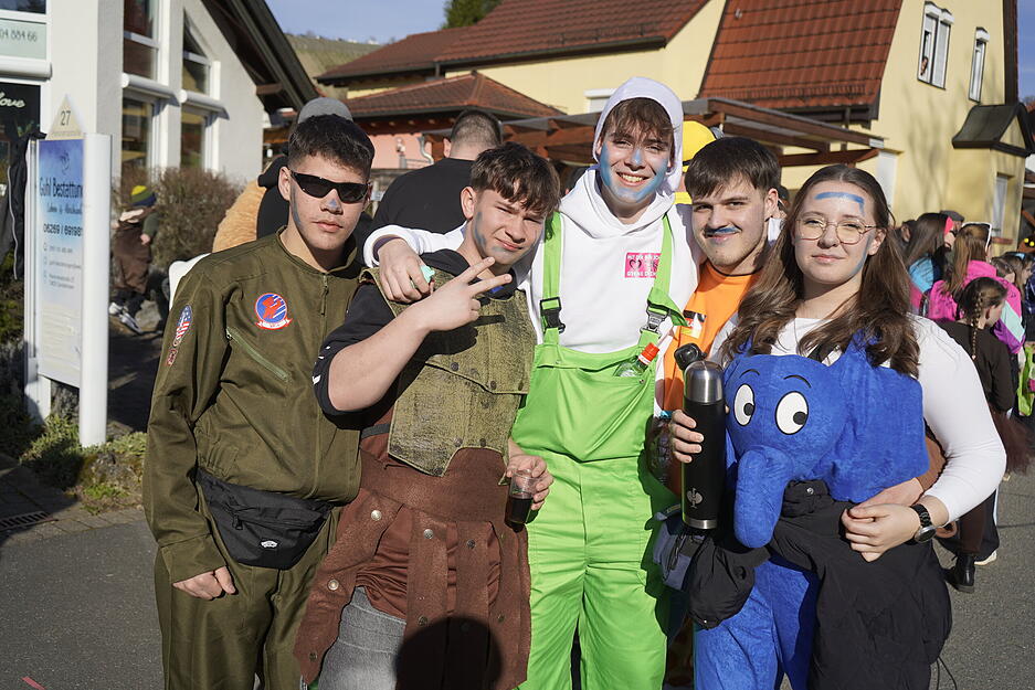 Narren feiern in Gundelsheim: Die besten Bilder vom Faschingsumzug