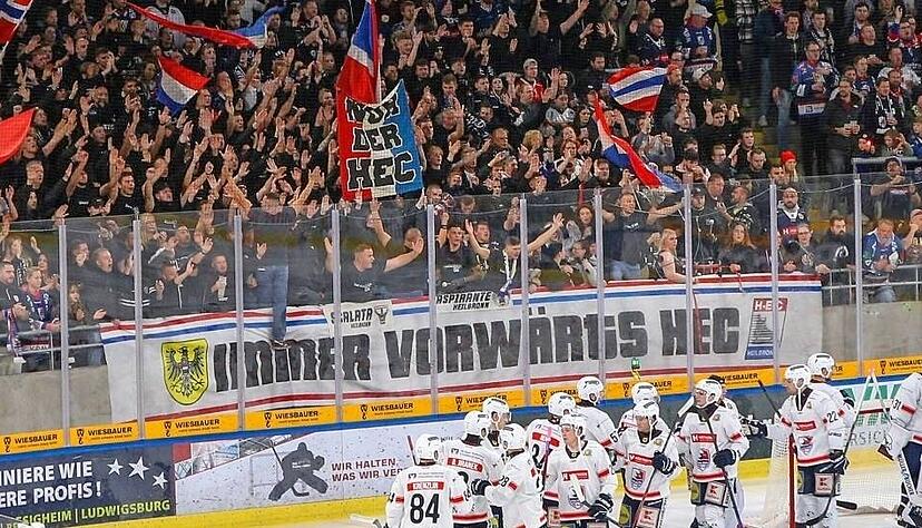 Die Falken-Fans stehen auch ausw&auml;rts immer zahlreich hinter ihrem Team. In Erding haben sie sich in ihrer Feierlaune aber zu sehr mitrei&szlig;en lassen.