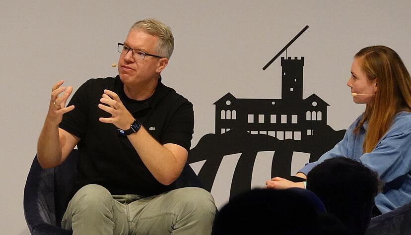 Frank Thelen erl&auml;utert im Gespr&auml;ch mit Insa Schniedermeier, auf was es ihm bei Investitionen ankommt.