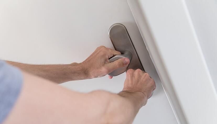 Ist die T&uuml;r auch wirklich fest verschlossen - ich schaue lieber noch mal nach: Zeit f&uuml;r professionelle Hilfe ist es, wenn eine innere Unruhe gewissen Handlungsweisen diktiert.