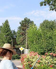 Die kommunalen Bauhöfe müssen jetzt schon wieder viele Flächen intensiv bewässern, gehen aber sorgsam mit dem kostbaren Gut um.
Foto: Archiv/Friedrich Die kommunalen Bauhöfe müssen jetzt schon wieder viele Flächen intensiv bewässern, gehen aber sorgsam mit dem kostbaren Gut um.
Foto: Archiv/Friedrich