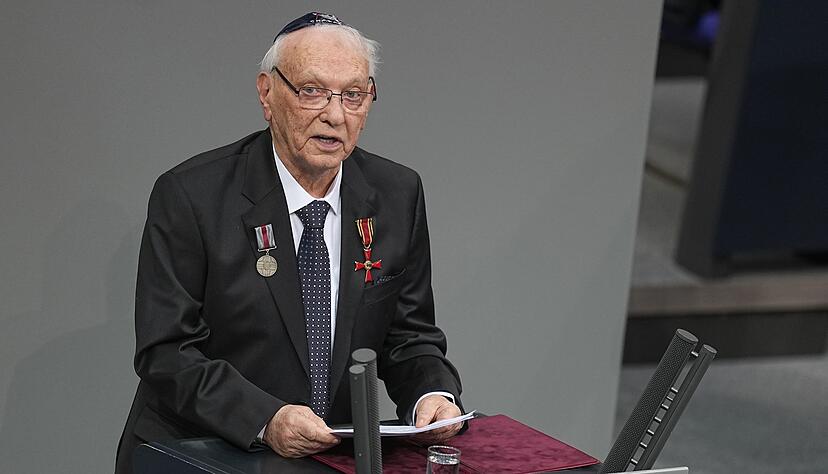 Der Holocaust-Überlebende Roman Schwarzman war als Kind im Ghetto. Der Holocaust-Überlebende Roman Schwarzman war als Kind im Ghetto.