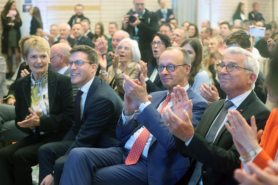 Bundeskanzler Friedrich Merz war am Freitagabend zu Gast in der M&uuml;hltalhalle in Bad Rappenau.