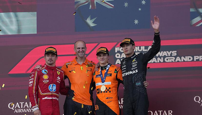 Oscar Piastri (M) gewann in Baku vor Charles Leclerc (l) und George Russell (r). Oscar Piastri (M) gewann in Baku vor Charles Leclerc (l) und George Russell (r).