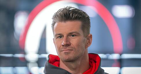 Audi-Werksfahrer ist mit 250 Rennstarts einer der Routiniers in der Formel 1. Ab Montag testet er zum ersten Mal den Audi R26. Audi-Werksfahrer ist mit 250 Rennstarts einer der Routiniers in der Formel 1. Ab Montag testet er zum ersten Mal den Audi R26.