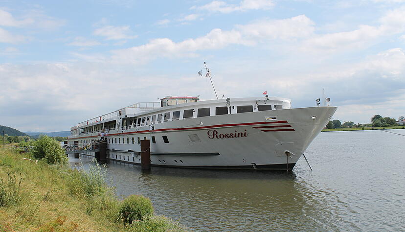 MS Rossini eines Heilbronner Unternehmens ist im Landkreis Regensburg eine Flüchtlingsunterkunft. MS Rossini eines Heilbronner Unternehmens ist im Landkreis Regensburg eine Flüchtlingsunterkunft.