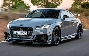 Er ist Kult, er ist Design-Ikone, er steht neben dem R8 f&uuml;r den sportlichen Geist der Marke Audi. Nun gibt es den TT RS als Iconic Edition. Alle 100 Exemplare sind bereits verkauft &ndash; zum
St&uuml;ckpreis von 113.050 Euro.