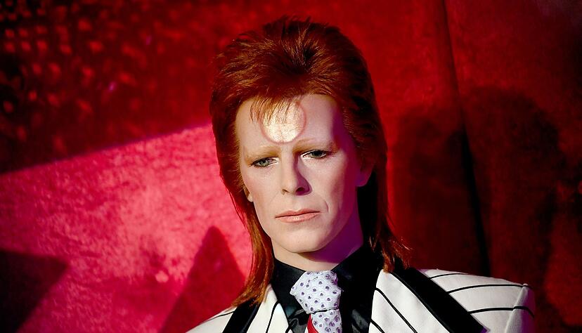 Nur aus Wachs - aber der «Mullet» sitzt: Die Figur von David Bowie/Ziggy Stadust bei Madame Tussauds in Berlin trägt Vokuhila.
