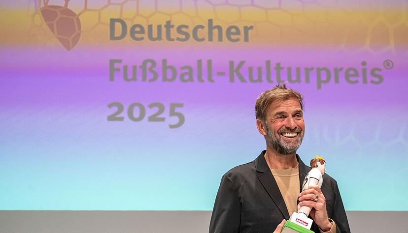 Jürgen Klopp war beim Galaabend zu Scherzen aufgelegt. Jürgen Klopp war beim Galaabend zu Scherzen aufgelegt.